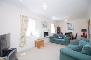 Lounge/Diner- click for photo gallery